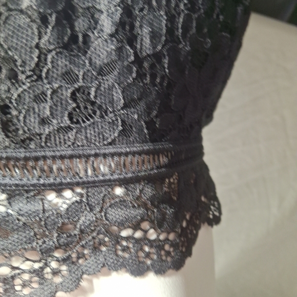 Victoria's Secret Black Lace Plunge Bralette - Picture 5 of 11